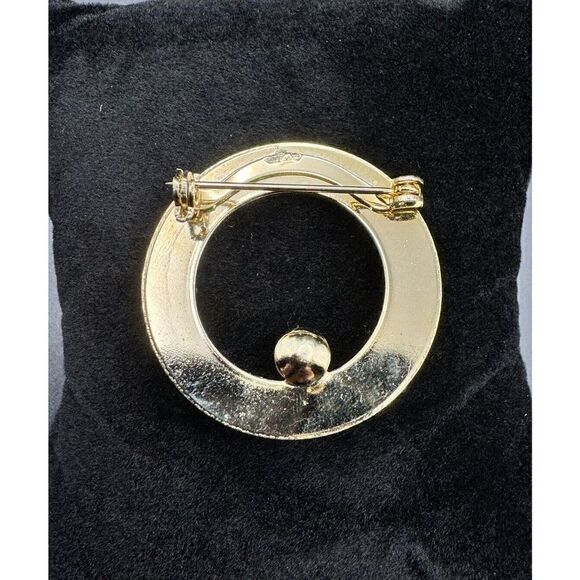 Vintage Jewelry Gold‎ Tone Faux Pearl Open Circle Textured Minimalist Pin Brooch - Picture 2 of 6
